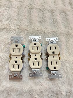 Eaton 15 -Amp 125-volt Tamper Resistant Residential Duplex Outlet Receptacles