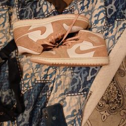 Nike Jordan's With Sweater (10.5,💥💥💥👌