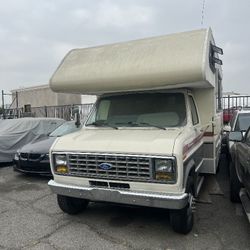 1989 E350 V8 7.5 Gas  MOTOR HOME 6,500 