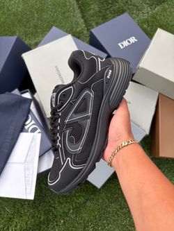 Black Dior b30