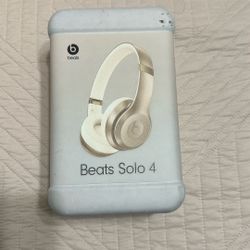 Beats Solo 4