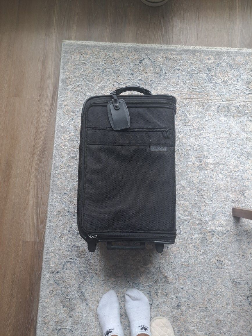 Briggs & Riley Baseline 23" Black Bi-Fold Carry-On Garment Bag U75-4 Travel Bag