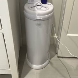 Ubbi Diaper Pail W 75 Bags