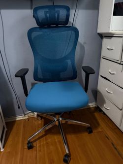 Brand new gaming or office chairs