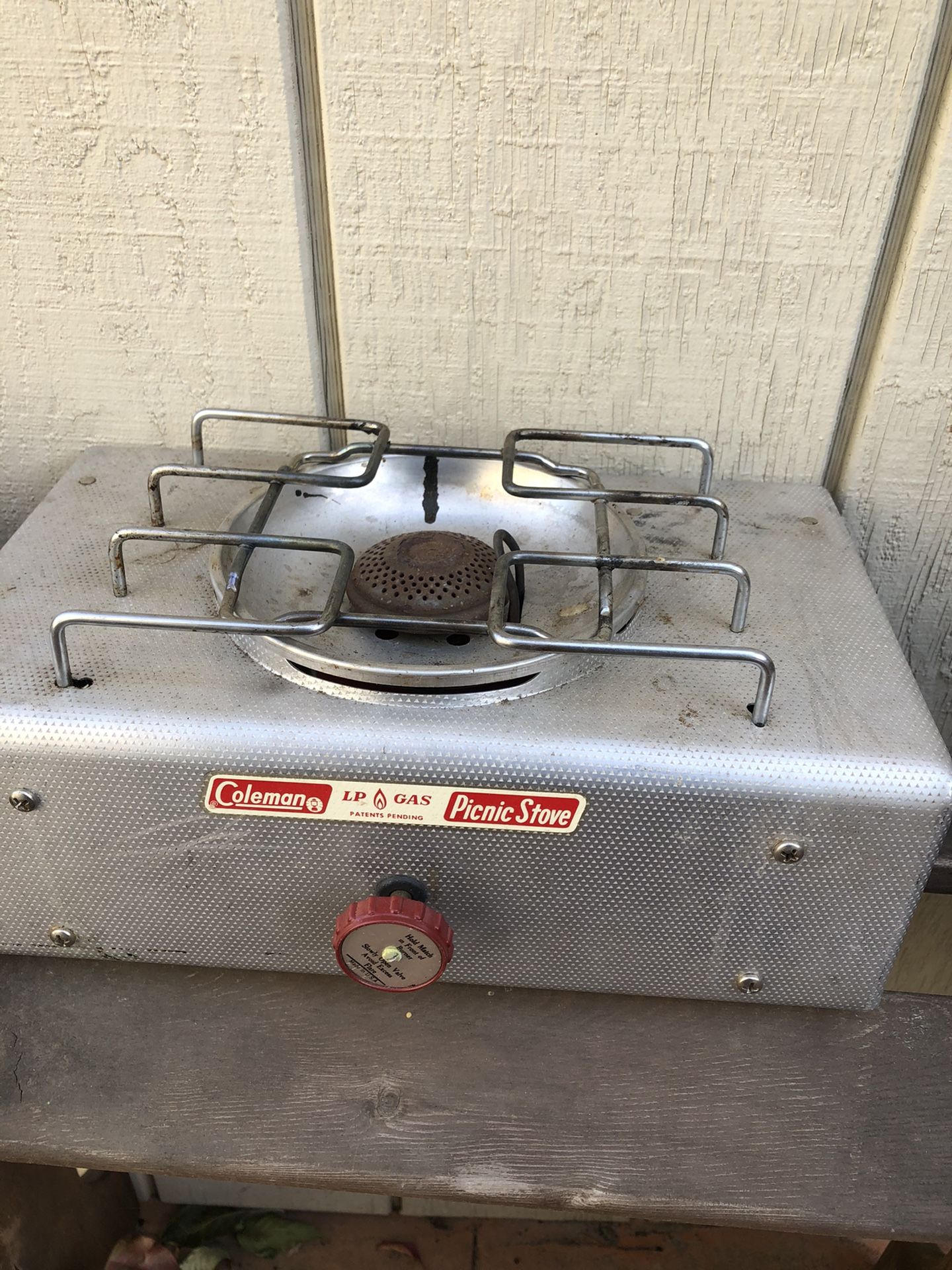 Vintage Coleman LP gas picnic stove