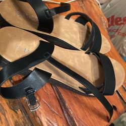 New Sandles  Size 9