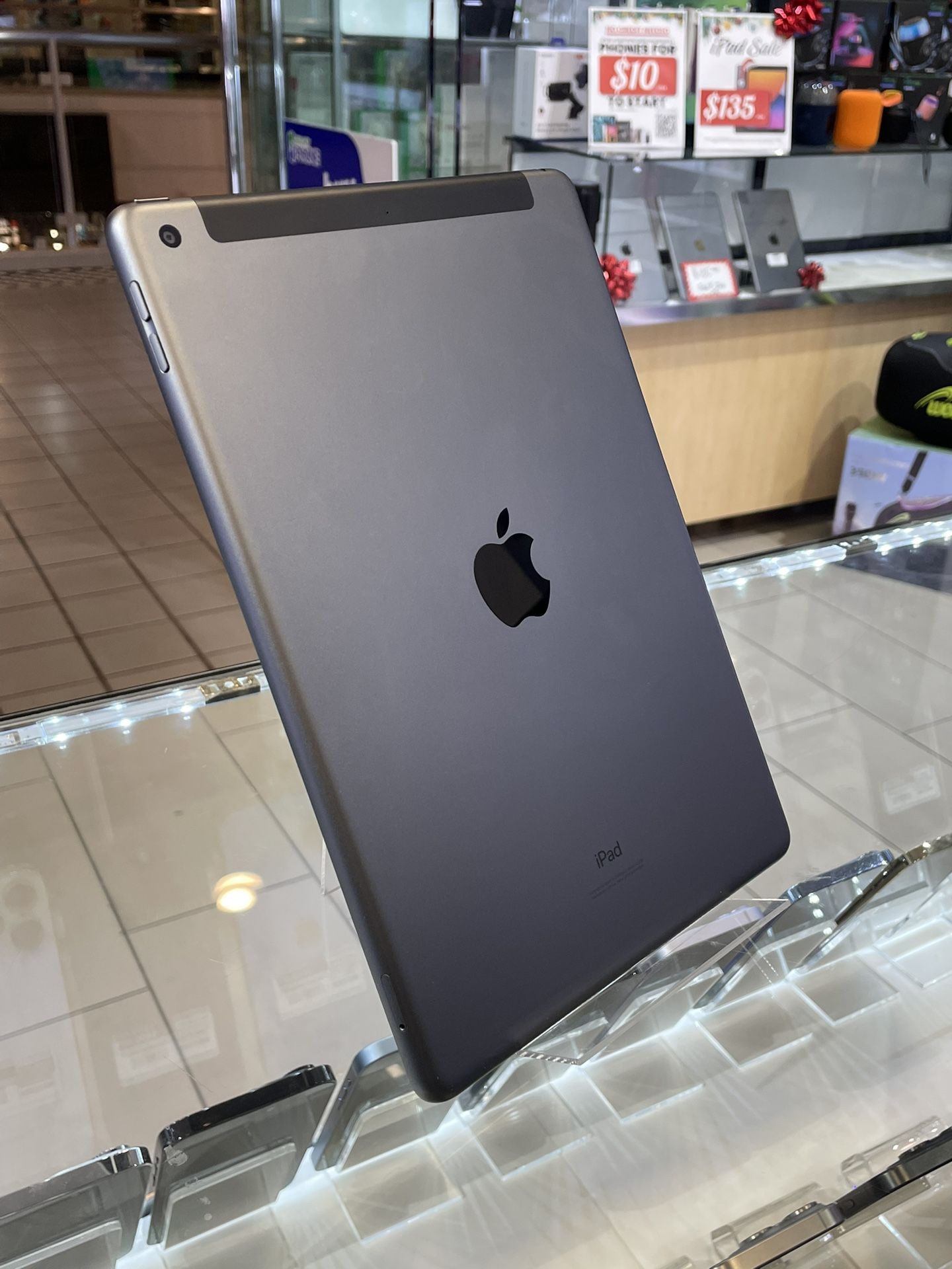 iPad 7th Gen 32GB LTE