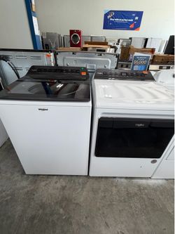 Whirlpool set washer and dryer like new