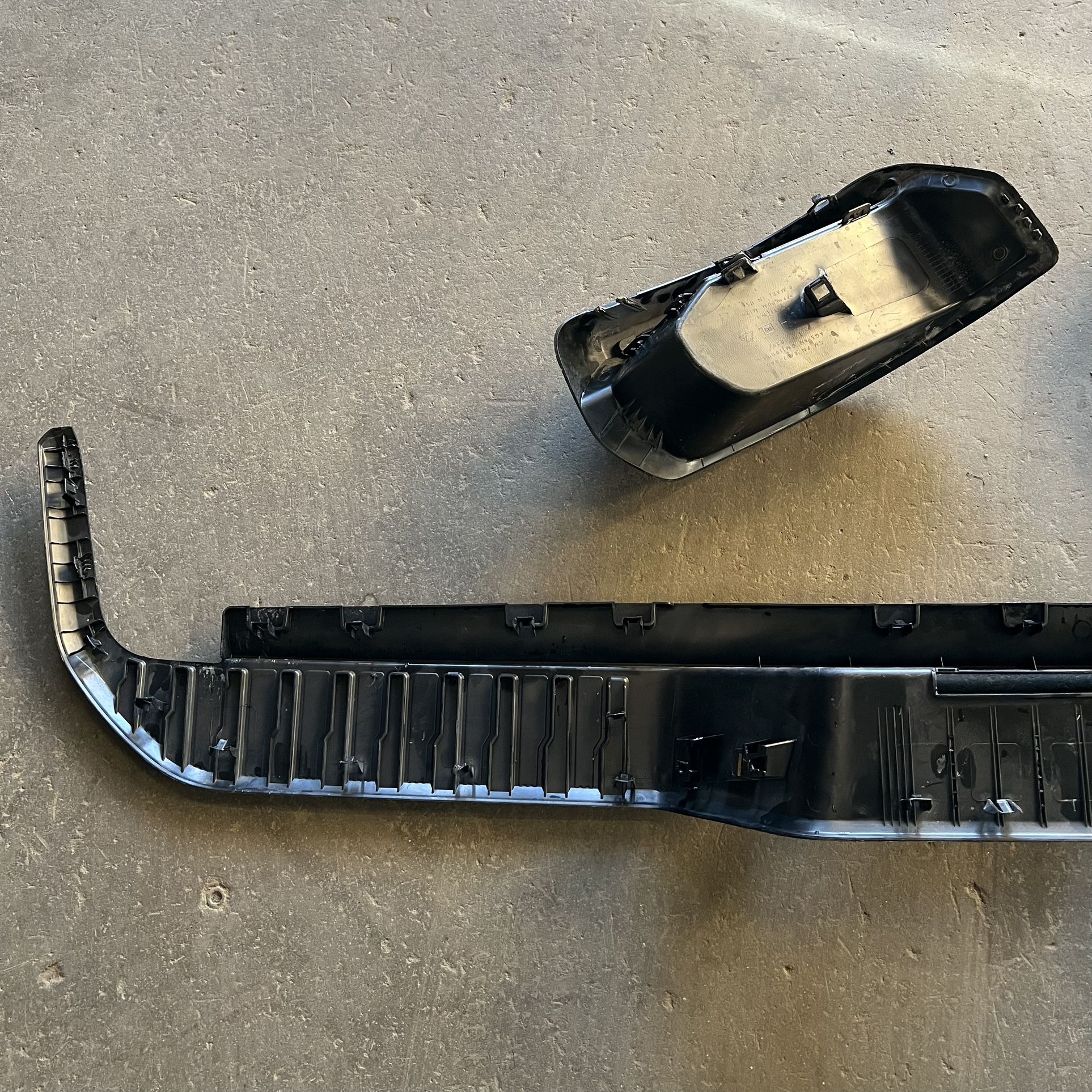 Plastic Rear Bumper Chevy Silverado & GMC Sierra Rear Bumper PLASTICS OEM 2019 2020 2021
