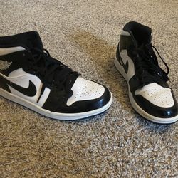 Air Jordan 1 Mid (Panda/ Black White)