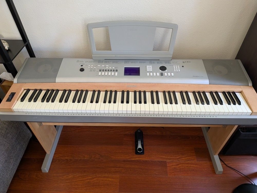 Yamaha DGX-620 Portable Grand
