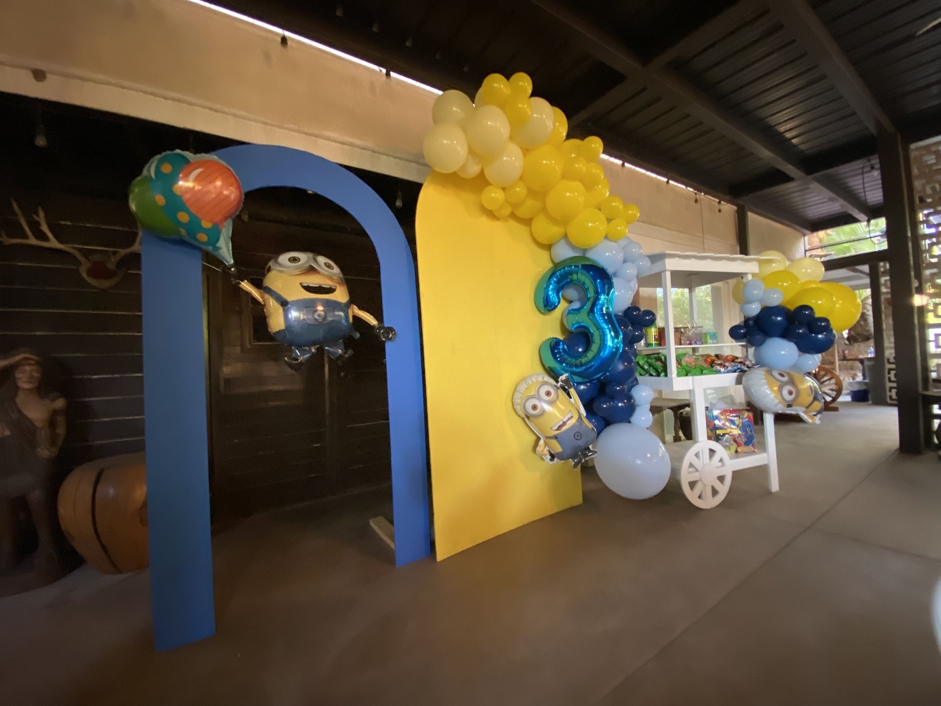 candy cart & ballon arch