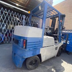Heavy Komatsu forklift, cheap price