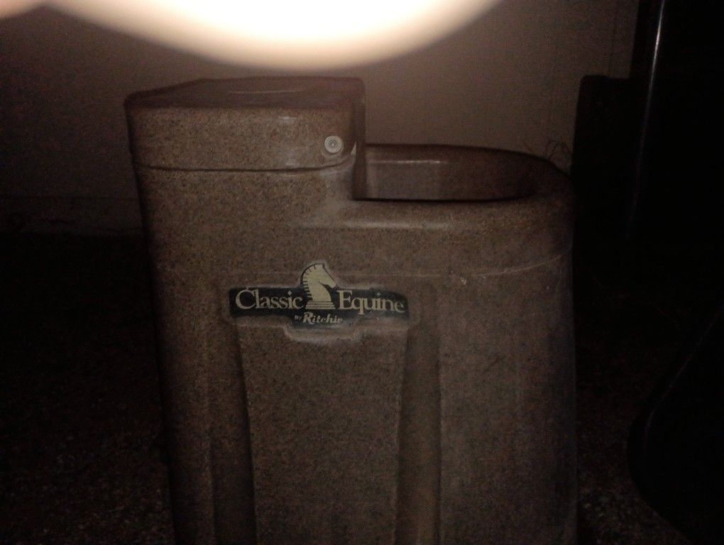 Classic equine by Ritchie.