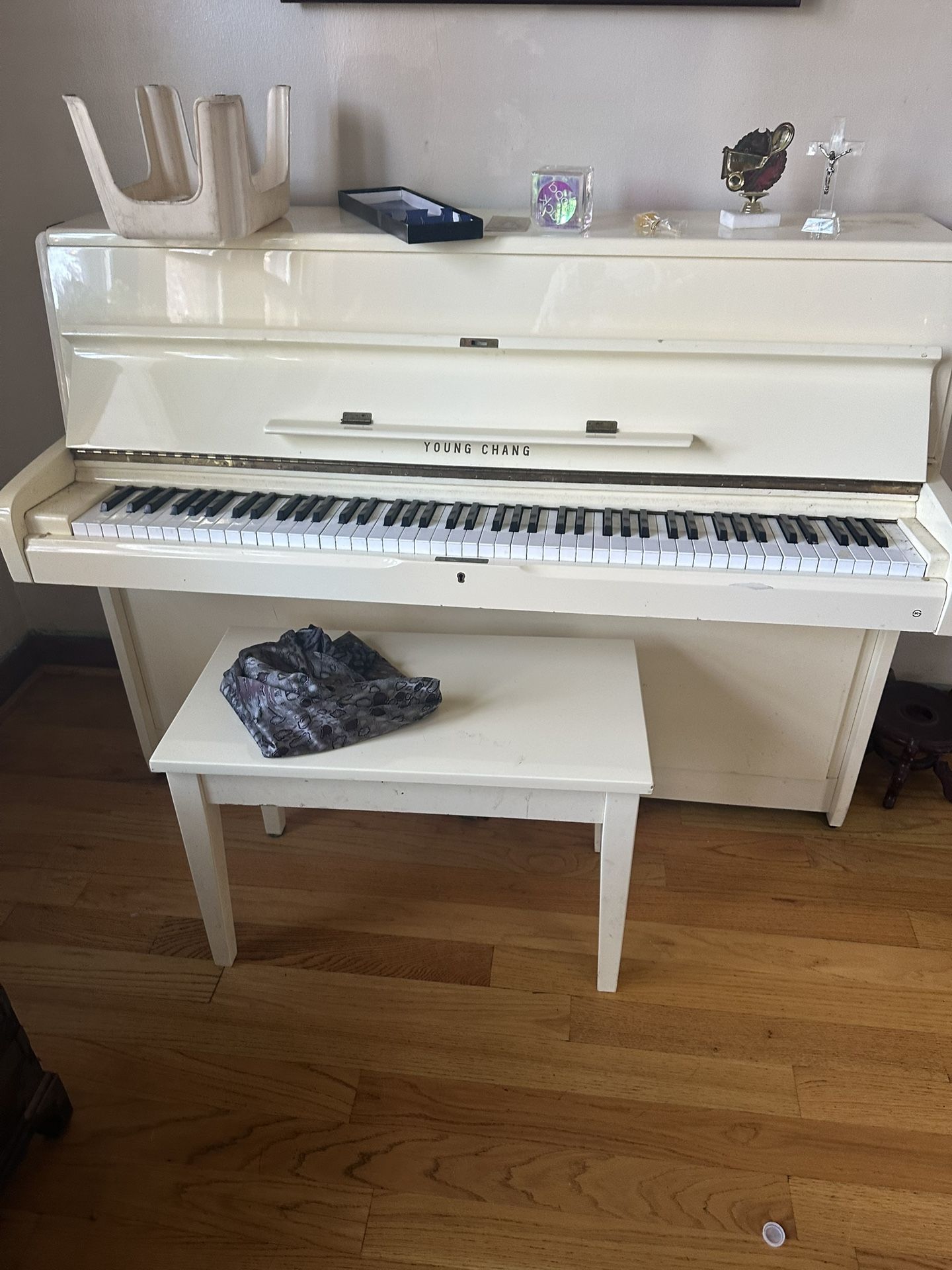 Young Chang U-107 Piano