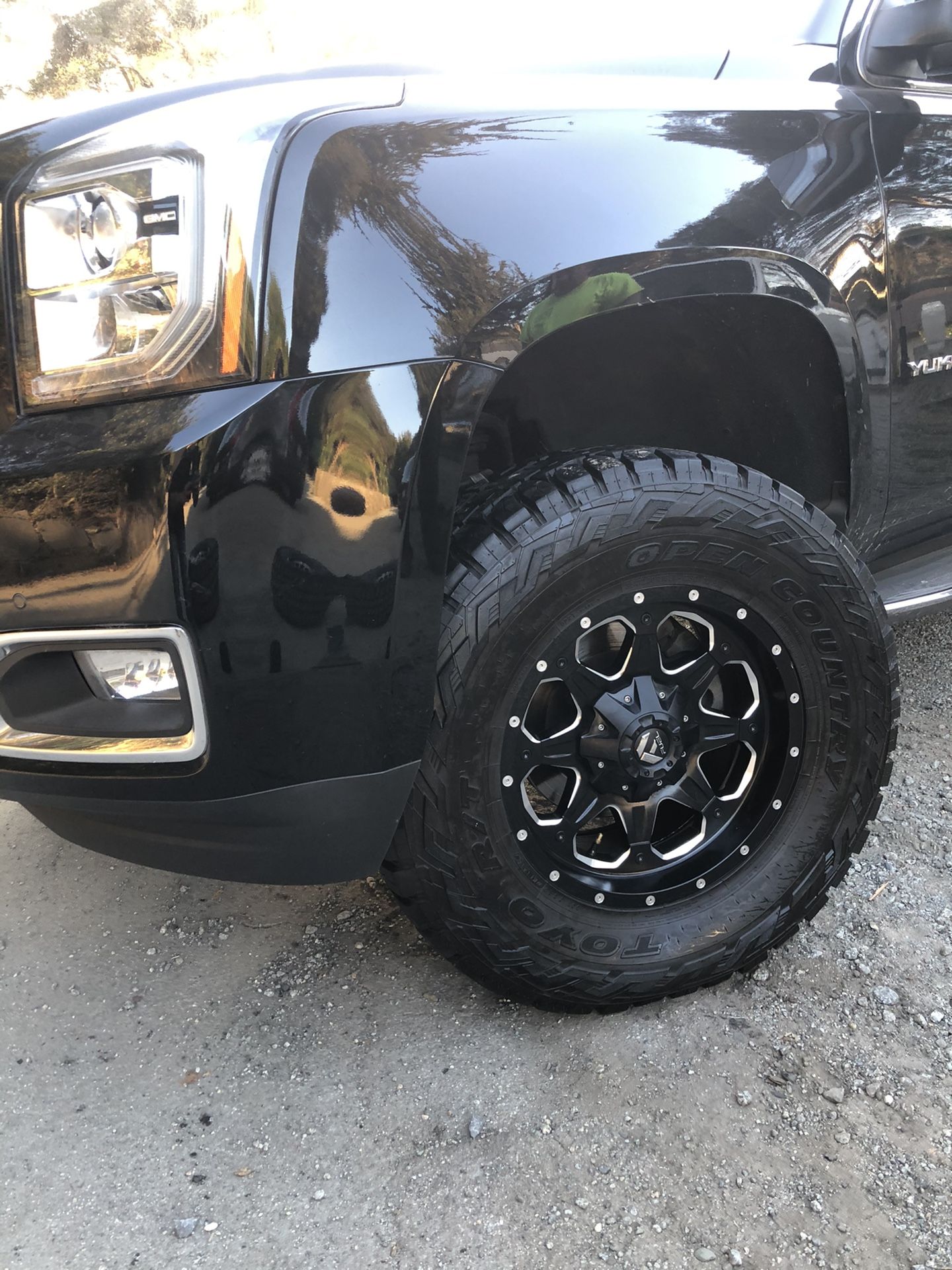 18 fuel rims an tires toyo