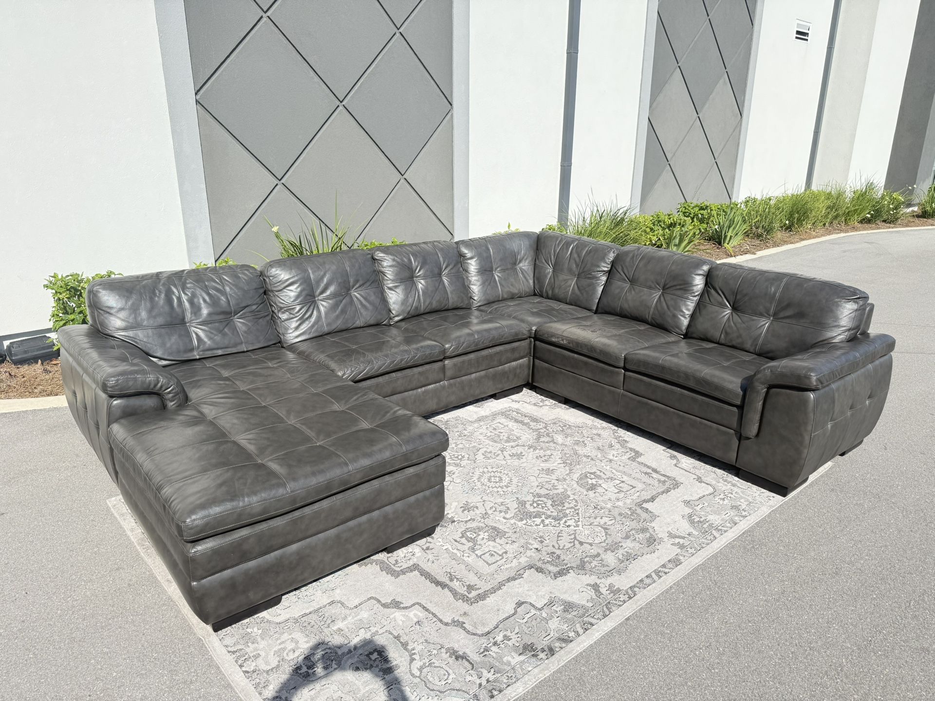 Beautiful Sectional Couch (Retail $7500) - Delivery Available