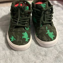 Nwot Old Navy Dino High tops Size 5 Toddler 