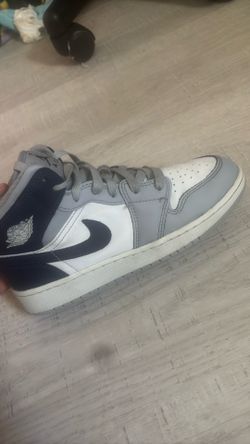 Jordan 1 (Wolf Gray Midnight Navy)