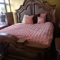 Michael Amini Tuscano Bedroom Set