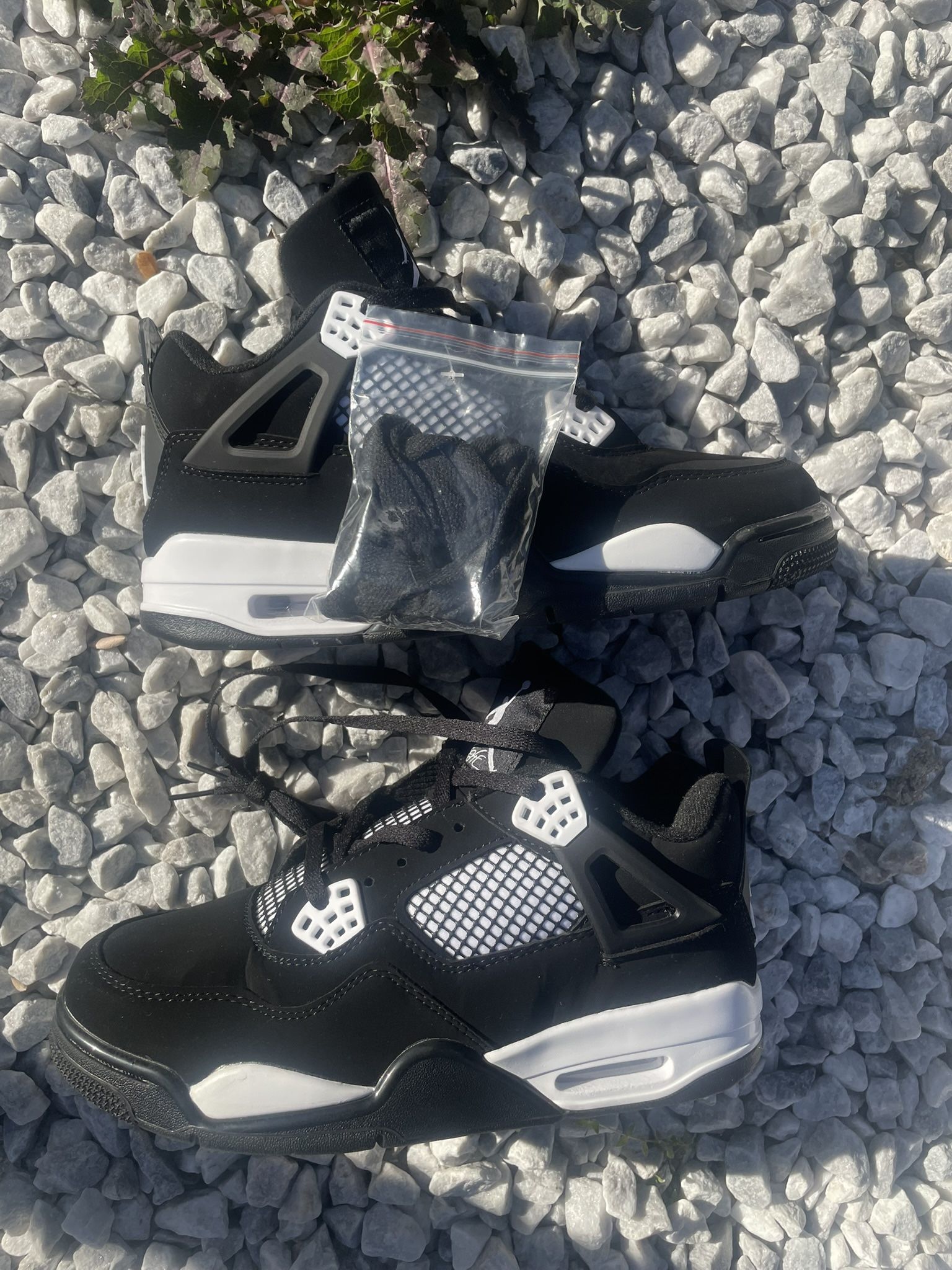 Jordan 4 White Thunder