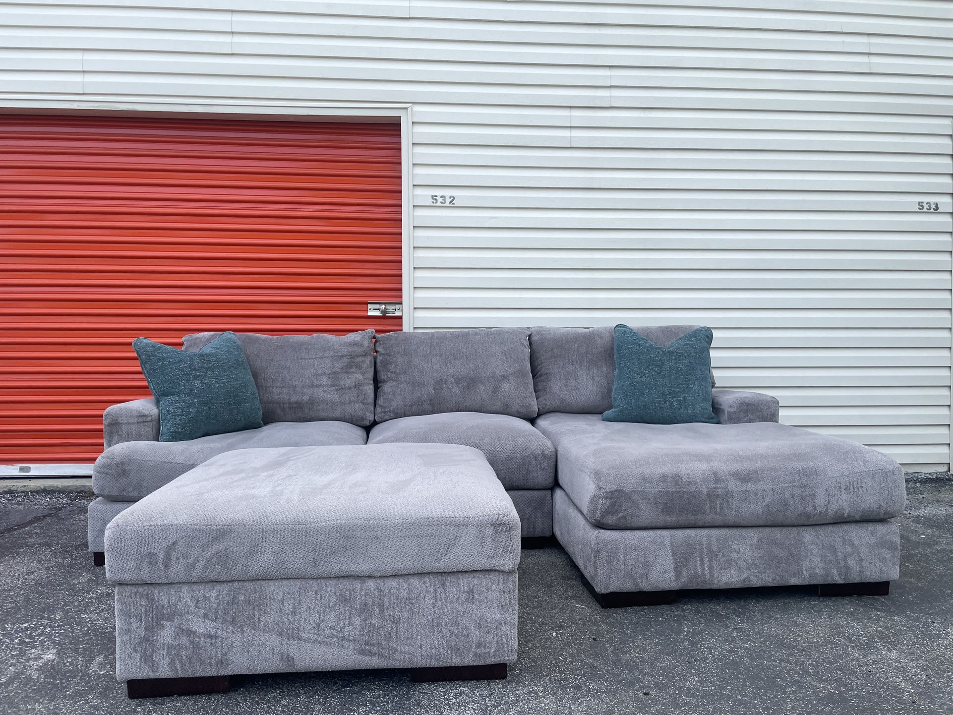 *Free Delivery* Plush Sectional Couch with Ottoman