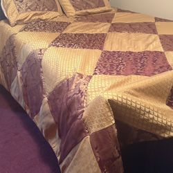 Queen Size Comforter  And  Shams