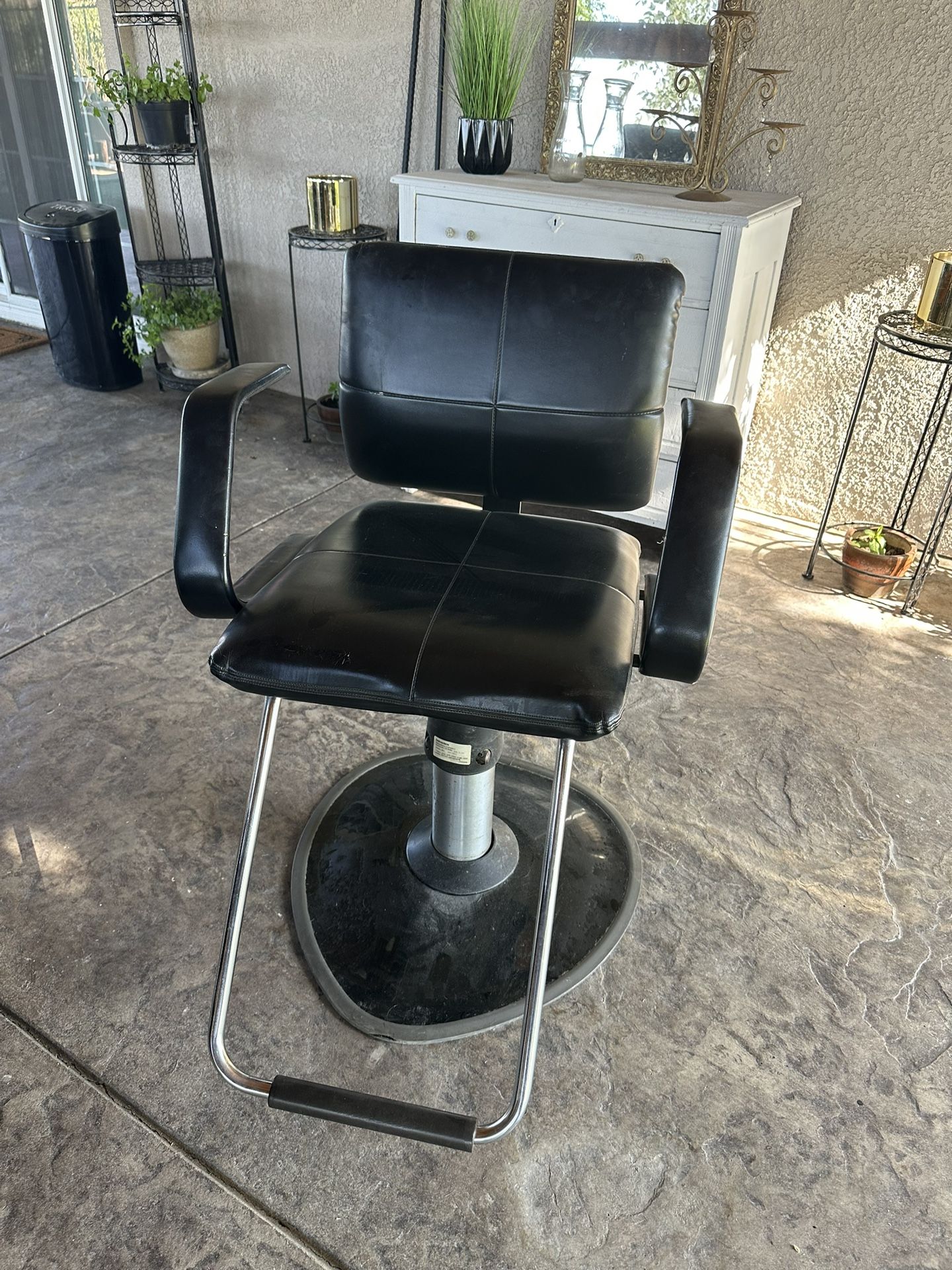Belvedere Styling Chair - Swivals & Hydraulic Pump Works
