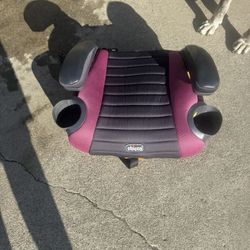 CHICCO car seat/booster seat like new