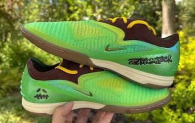 Nike Phantom 6 Low Elite IC SE Travis Scott (Size 11.5)
