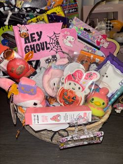Spooky baskets! (Hello Kitty) edition