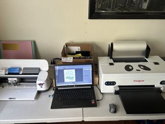 graphic designer, digital ad marketing, printing for clothing and more!
