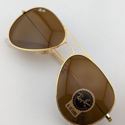  Ray-Ban Aviator Sunglasses