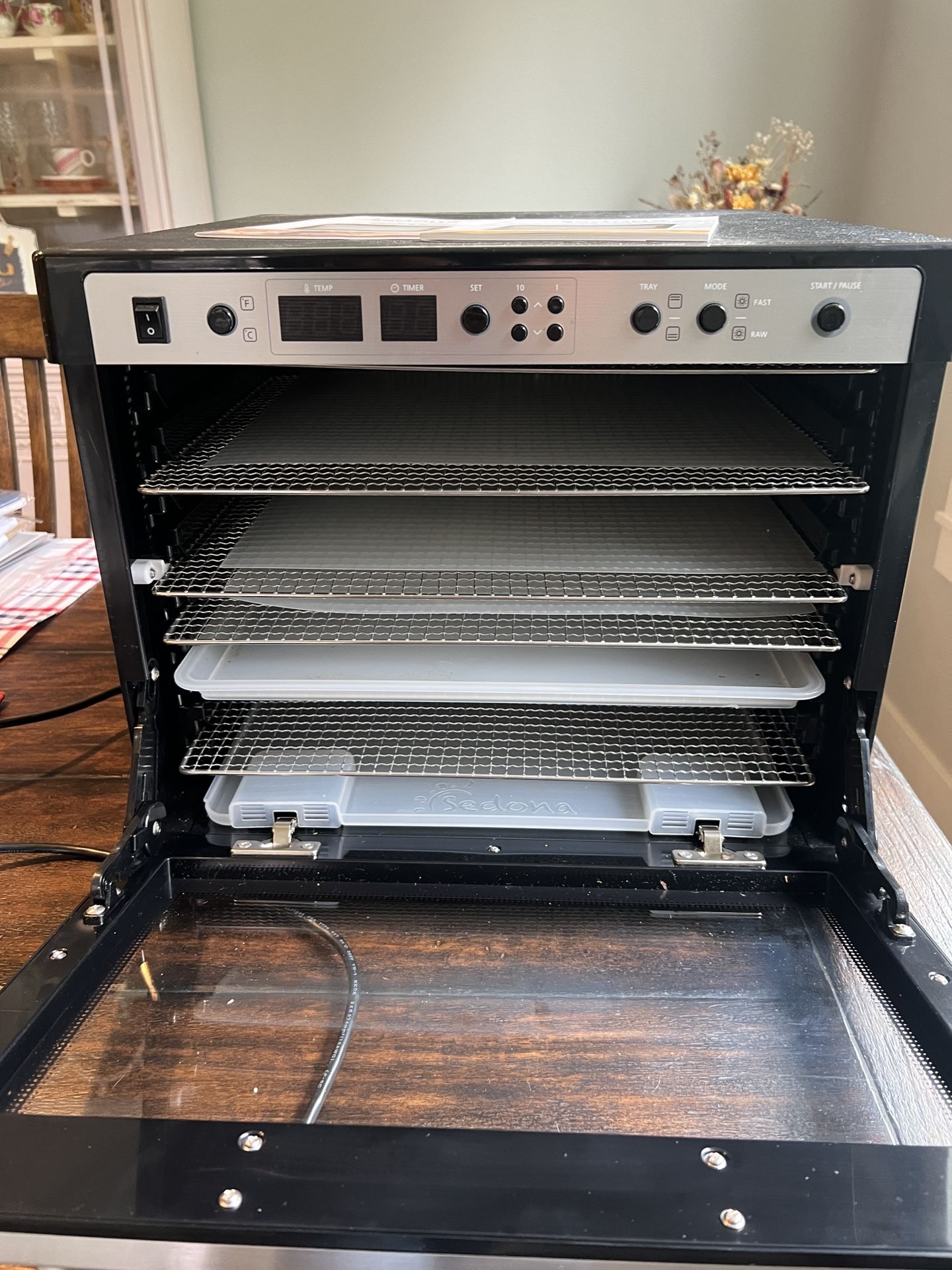 Dehydrator