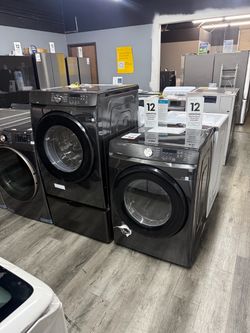 Samsung Black Stainless Steel Front Load Washer & Gas Dryer Laundry Pair With One Pedestal 🔥