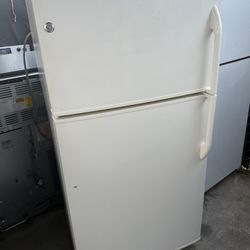 GE Refrigerator 