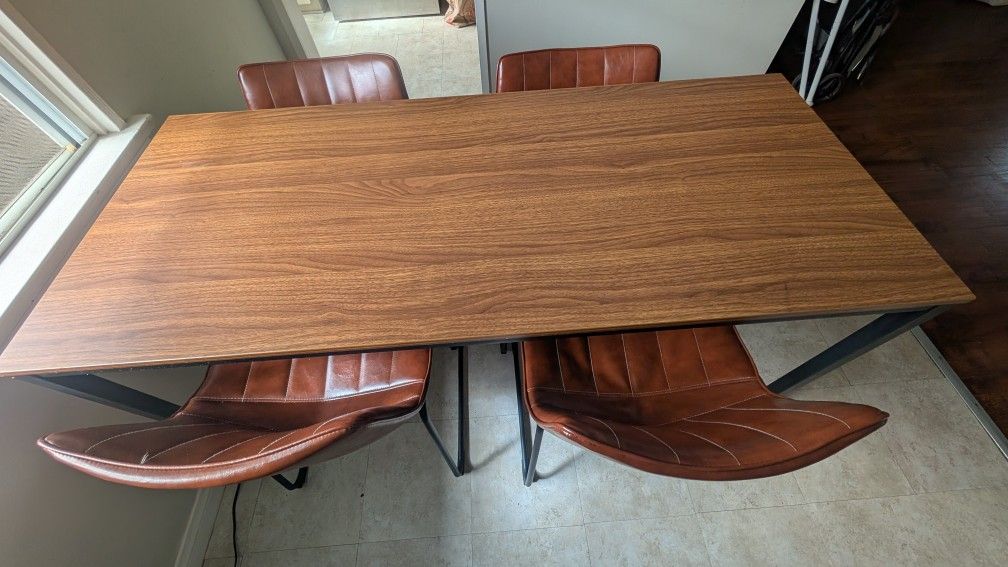 Dinning Table/Desk With Four Faux Leather Chairs