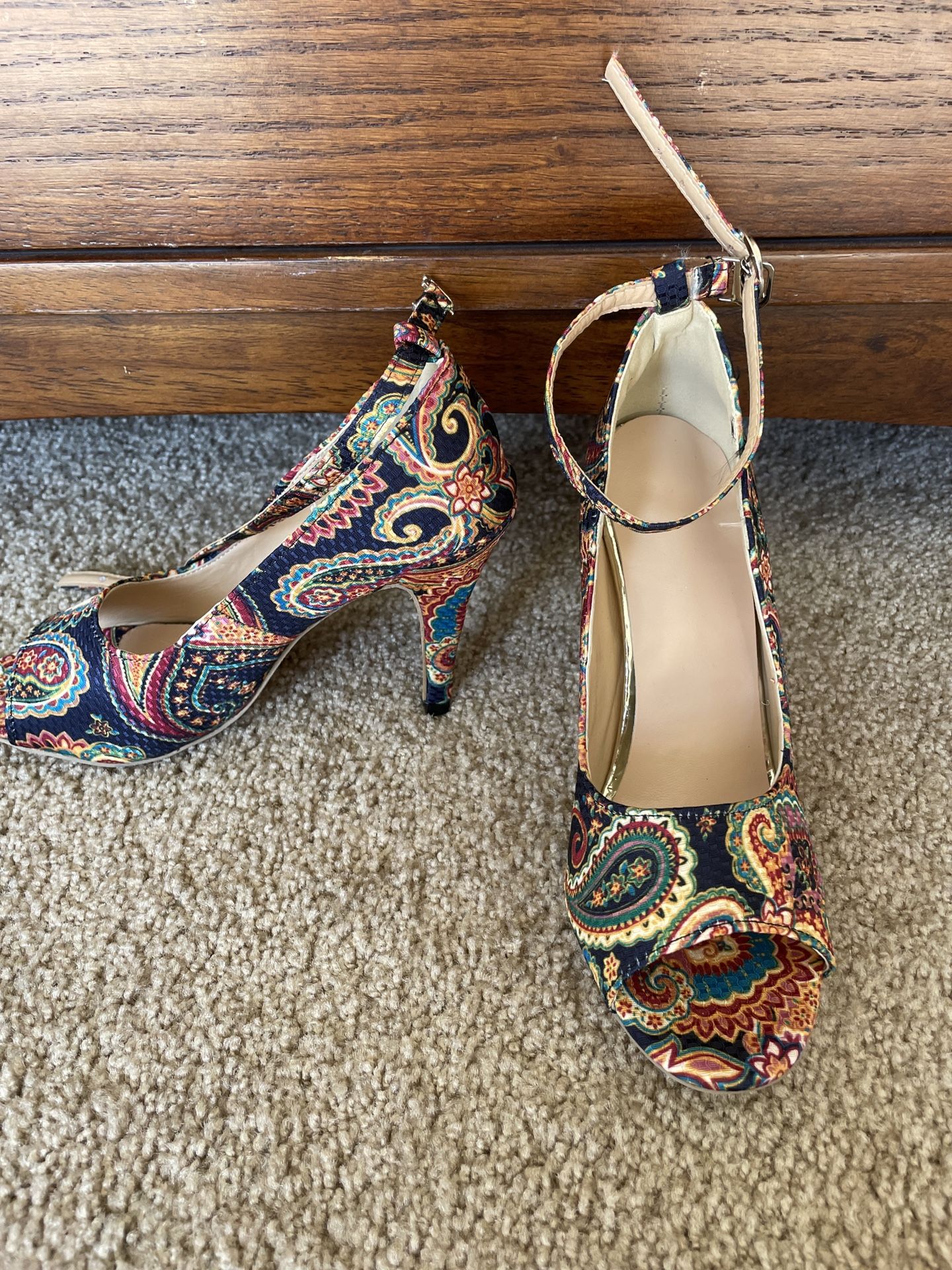 Paisley 4” Heels, Size 6