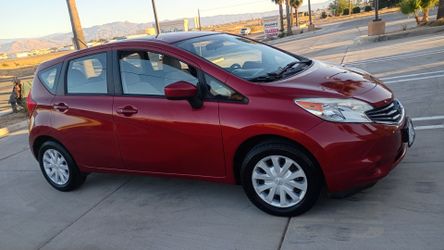 2015 Nissan versa