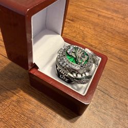 Eagles Super Bowl Ring Size 11. Wings Come Out 