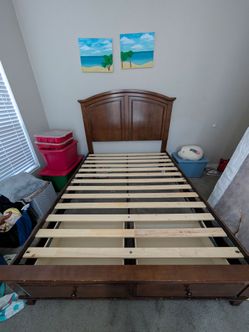 Wooden Queen bedframe