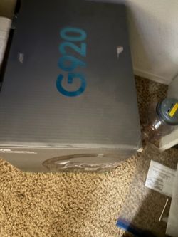 Logitech G920 Driving Force Racing Wheel and Pedals