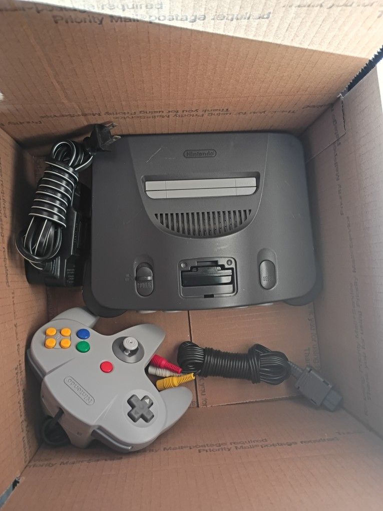 N64 Nintendo With 10 Games