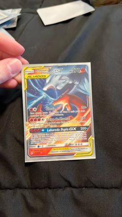 Reshiram e Charizard GX