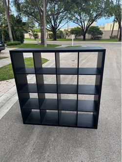 Cube bookshelf