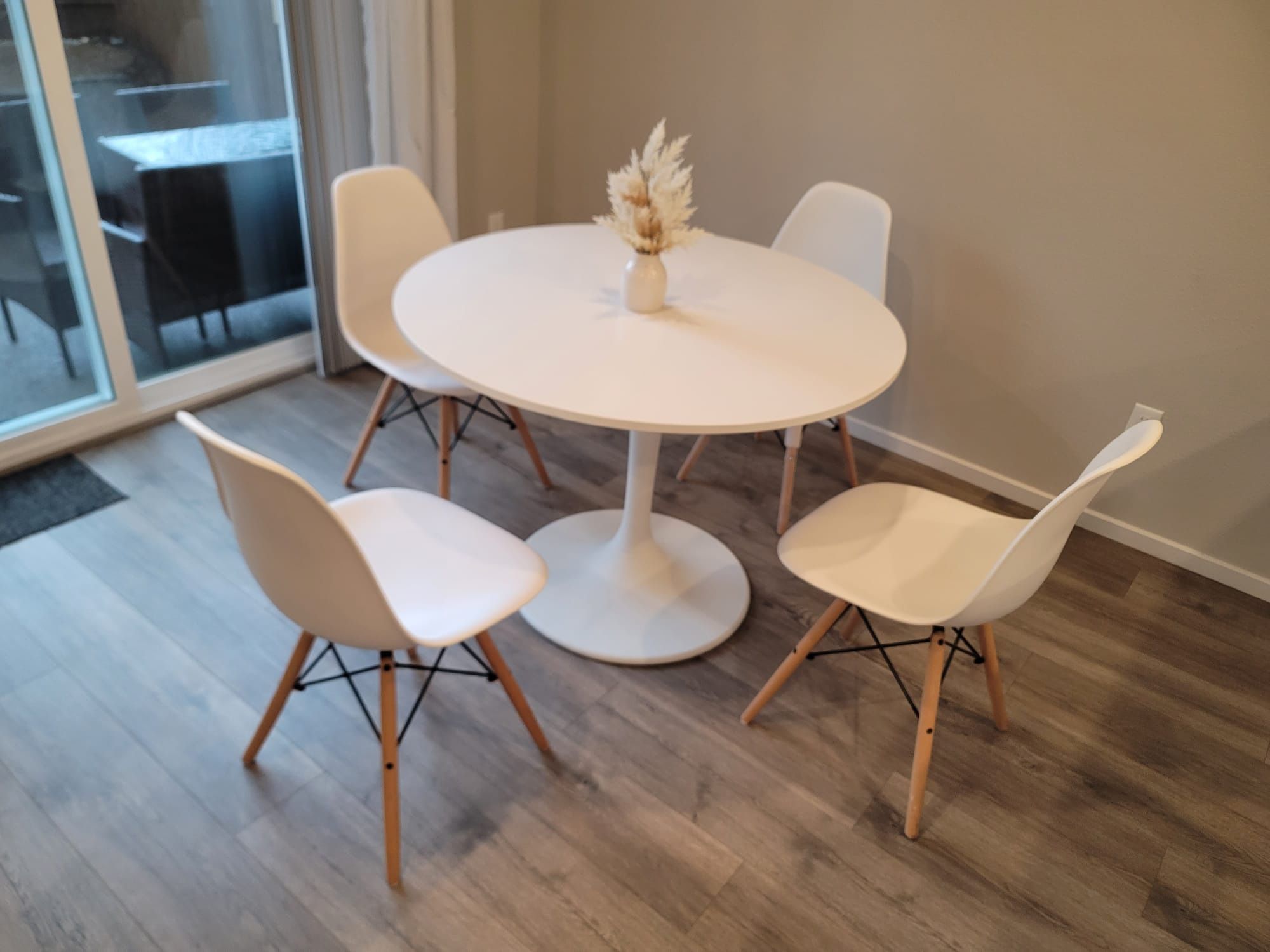 35.5” Table 4 Chairs 