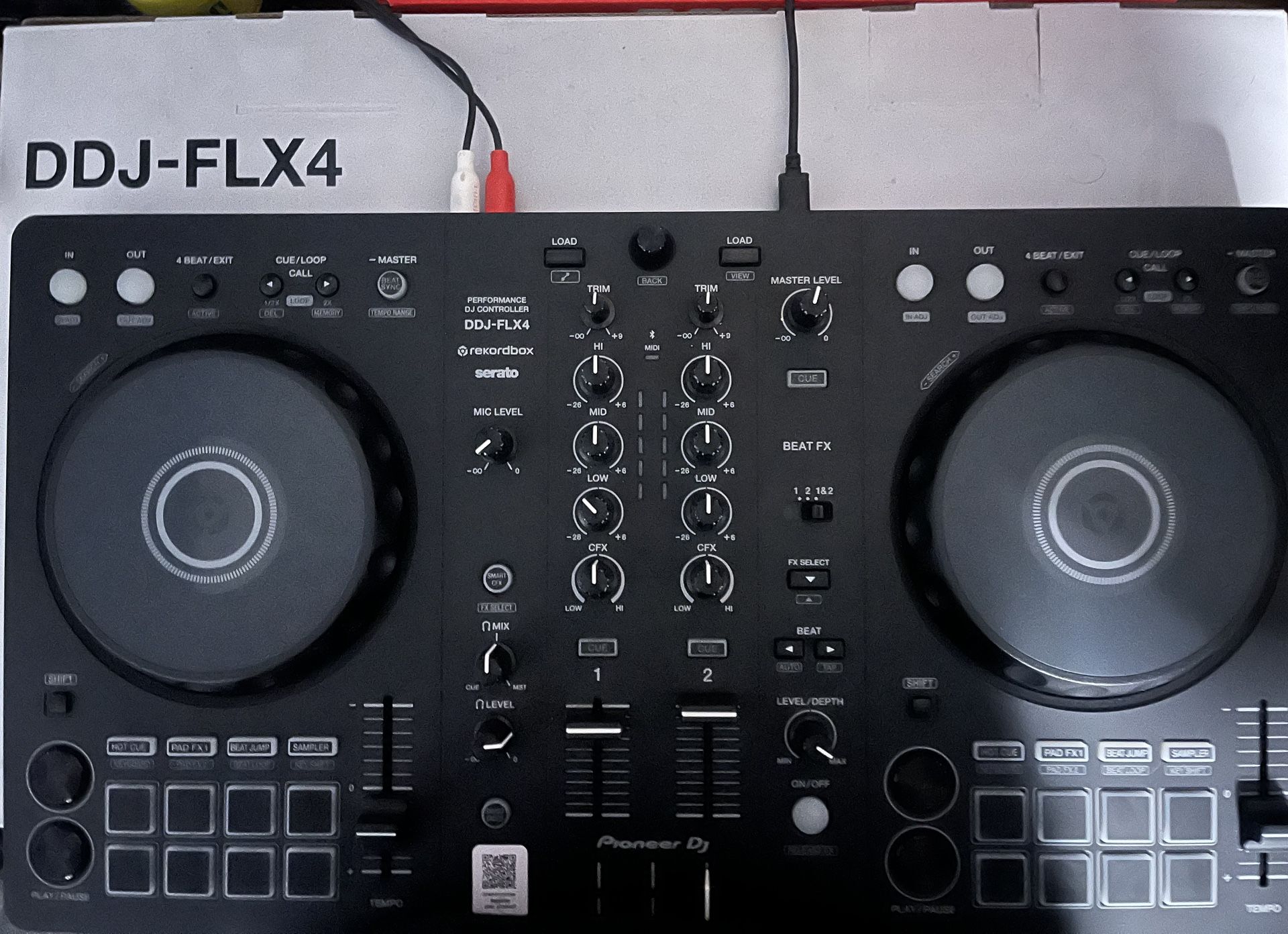 DDJ FLX 4! LIKE NEW! 250$