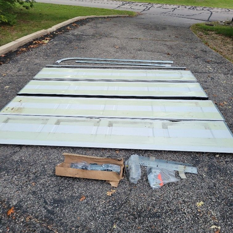 New Insulated Garage Door With New Hardware 9 X 7