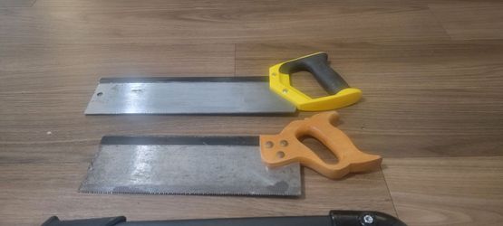 FOUR HAND SAWS