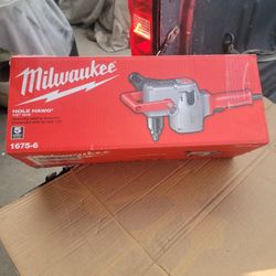 MILWAUKEE 7.5 AMP 1/2-IN HOLE HAWG HEAVY DUTY CORDED DRILL 